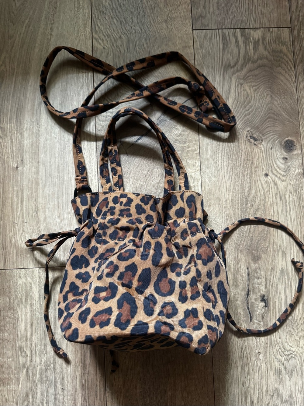 BAGGU-Leopard Print Drawstring Crossbody Bag - Brown